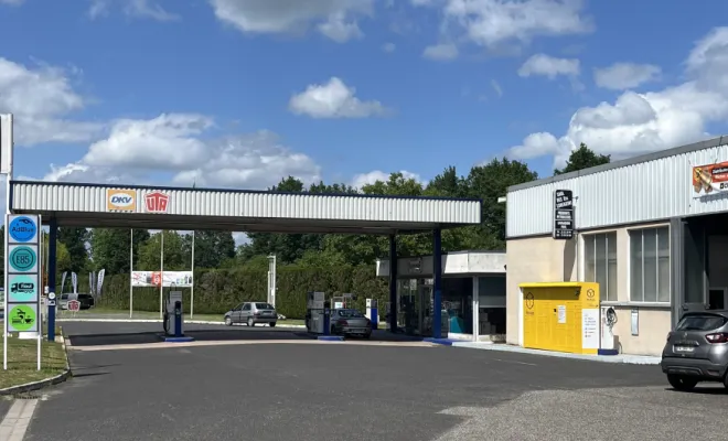  Station-service, Courpière, Lorenzini-Adam
