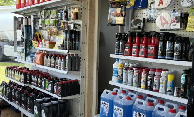  BOUTIQUE OUVERTE 6 JOURS SUR 7, Courpière, Lorenzini-Adam